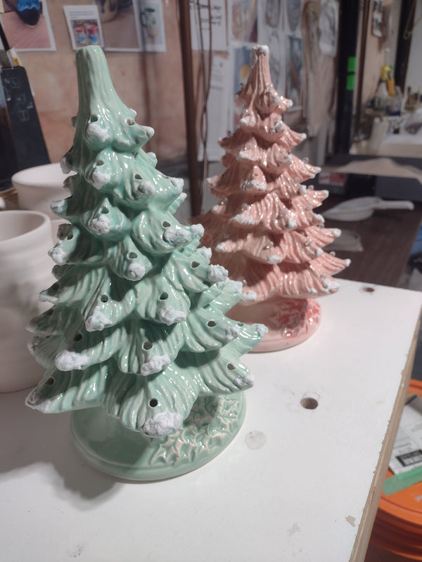 Pottery N' Pints- Christmas Decor- December 10th- 615pm